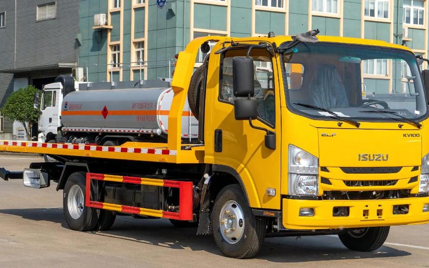 Эвакуатор Isuzu 700P — платформа 6 м